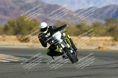 media/Jan-09-2022-SoCal Trackdays (Sun) [[2b1fec8404]]/Turn 14 (10am)/